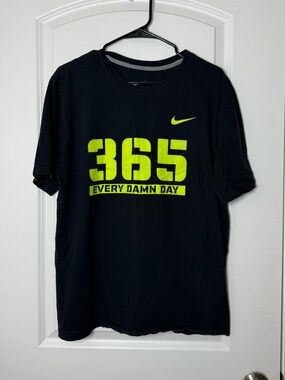 Men’s Nike tee
